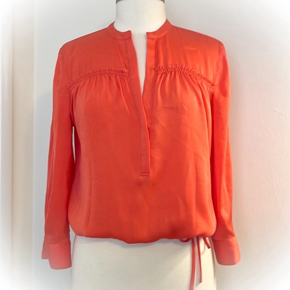 đź’•Elevate your style with this Beautiful Orange BCBG Blouseđź’• - Picture 3 of 12